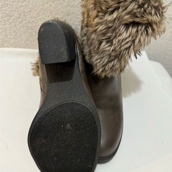 Sugar Pursuit Brown Boots with Faux Fur Collar - Picture 11 of 16